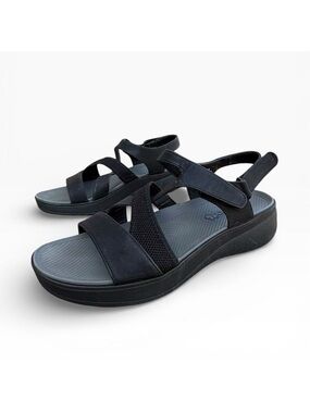Baretraps Tanya Rebound Sandal Black Triple Strap Sporty Outdoor Comfort size 9
